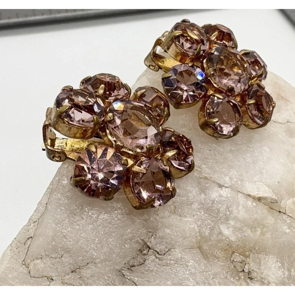 Vintage‎ Flower Floral Gold Tone Pink Purple Rhinestone Clip On Earrings 60s 70s